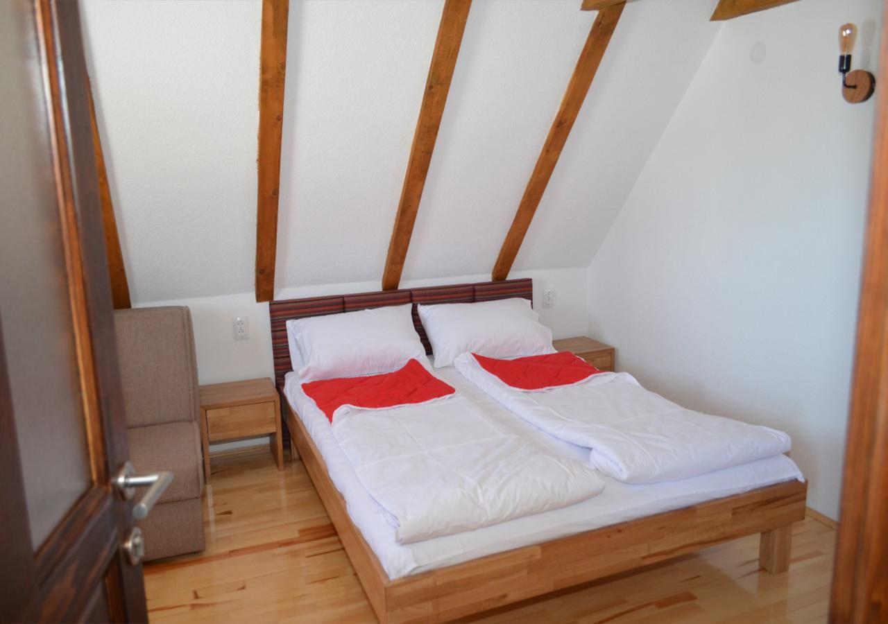 Konoba Ognjiste Bed & Breakfast Sokolac  Dış mekan fotoğraf