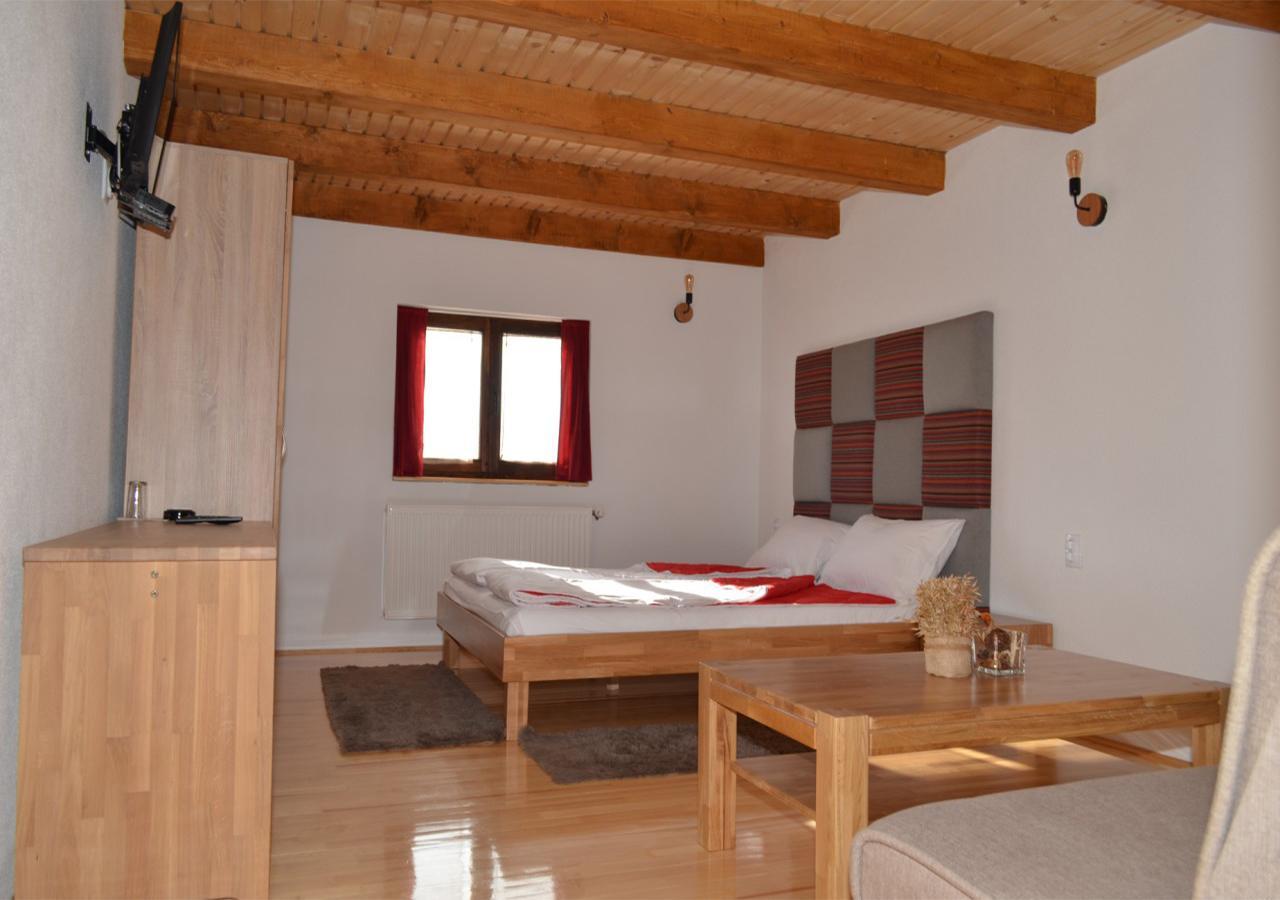 Konoba Ognjiste Bed & Breakfast Sokolac  Dış mekan fotoğraf