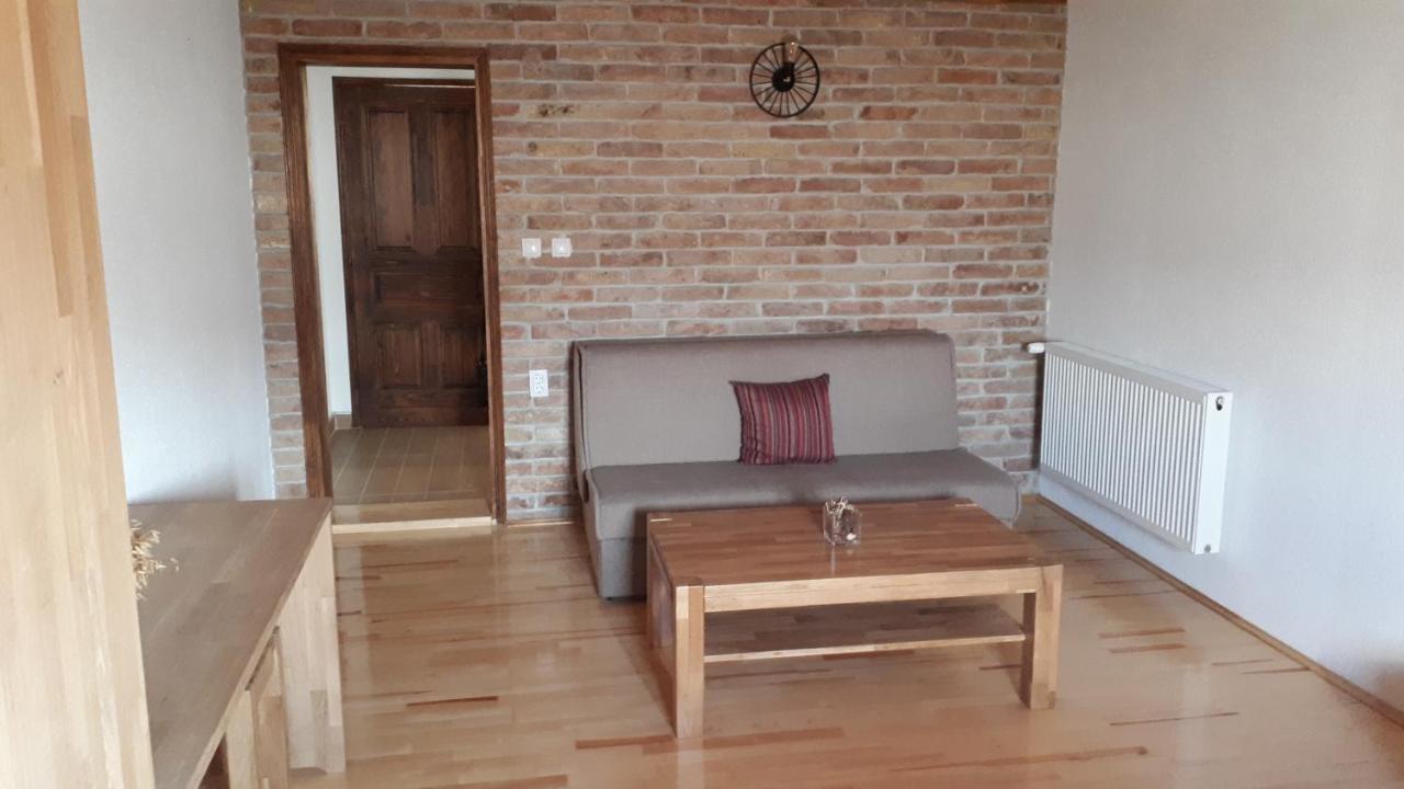 Konoba Ognjiste Bed & Breakfast Sokolac  Dış mekan fotoğraf