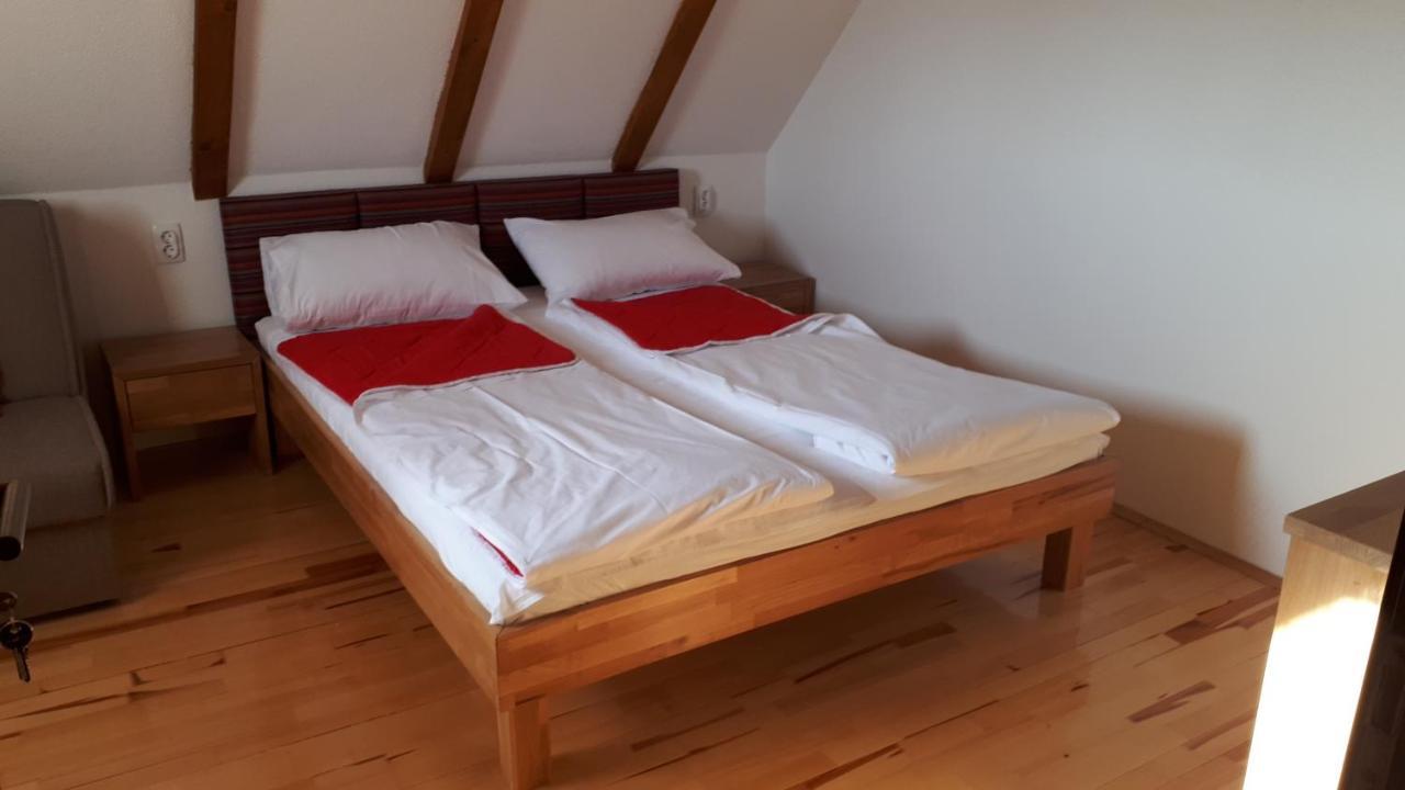 Konoba Ognjiste Bed & Breakfast Sokolac  Dış mekan fotoğraf