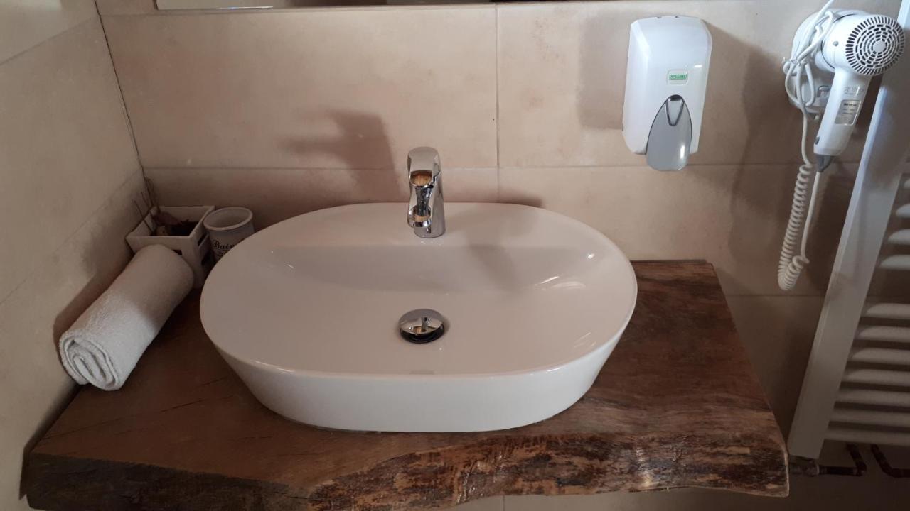 Konoba Ognjiste Bed & Breakfast Sokolac  Dış mekan fotoğraf