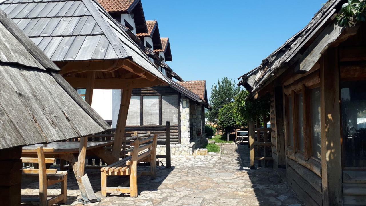 Konoba Ognjiste Bed & Breakfast Sokolac  Dış mekan fotoğraf