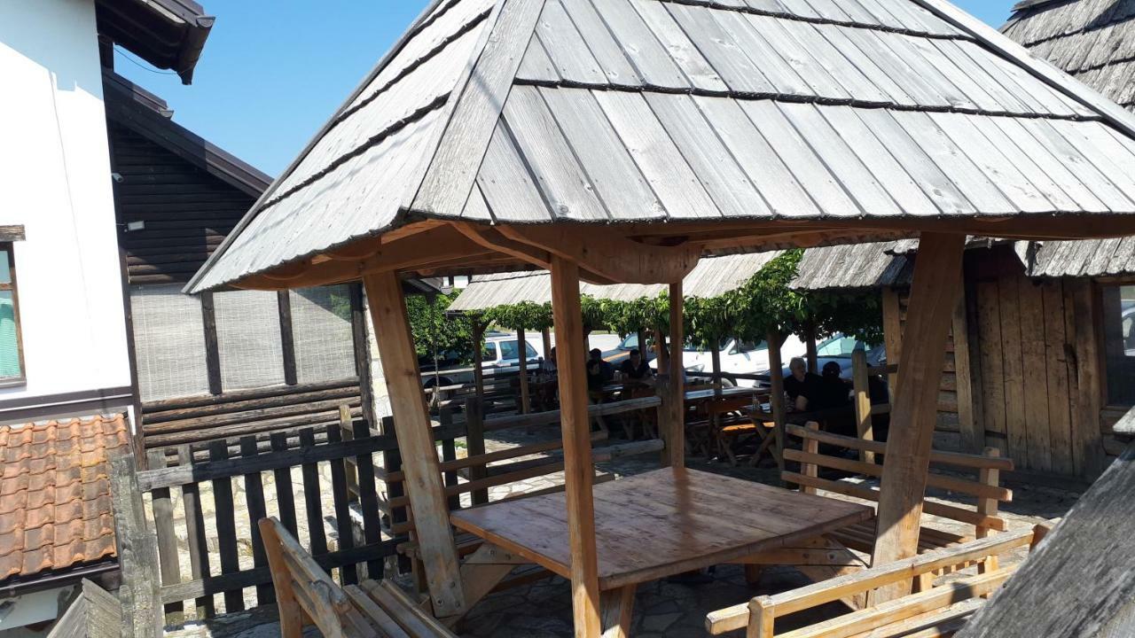 Konoba Ognjiste Bed & Breakfast Sokolac  Dış mekan fotoğraf