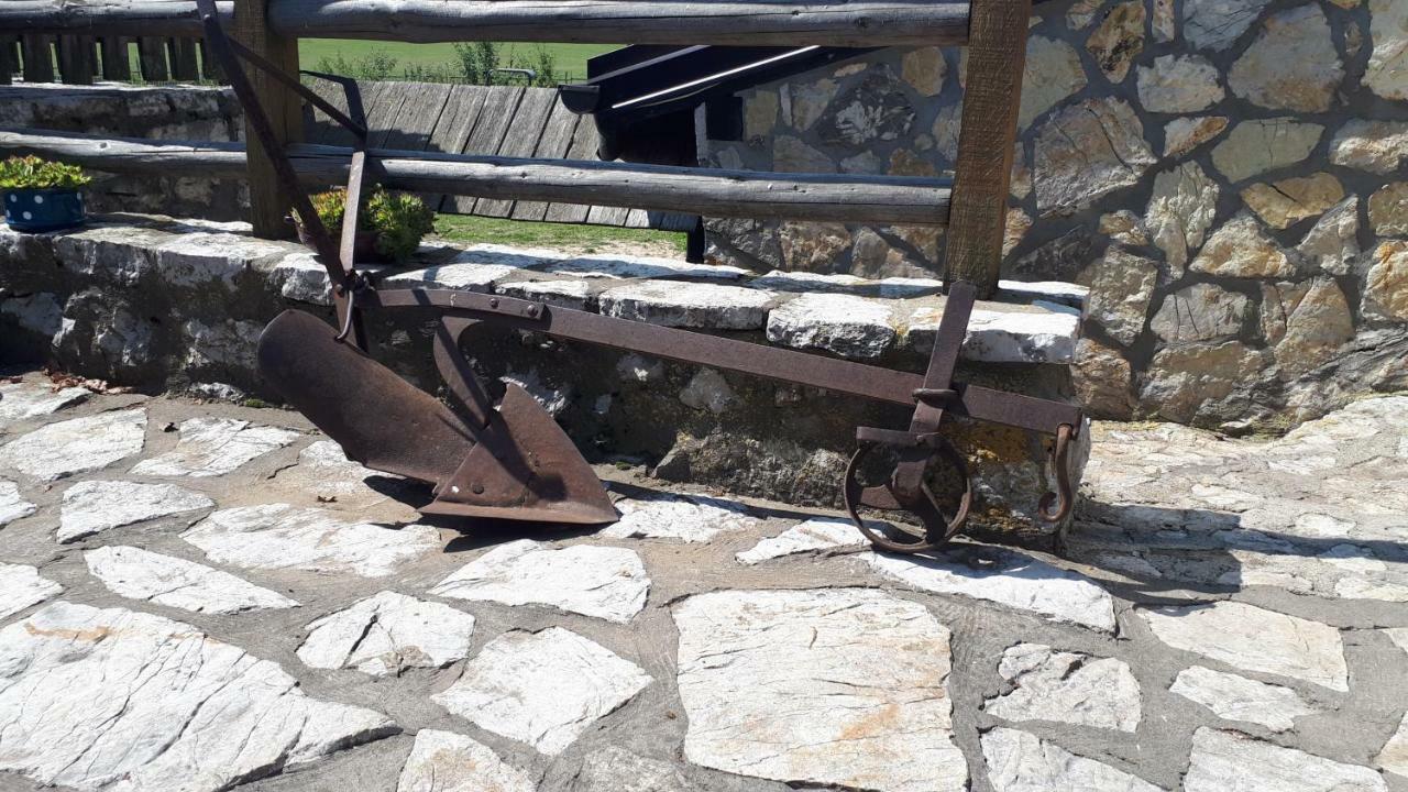 Konoba Ognjiste Bed & Breakfast Sokolac  Dış mekan fotoğraf