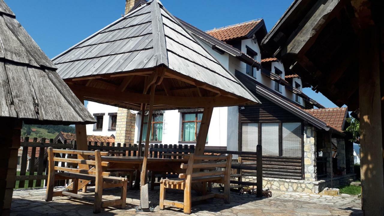Konoba Ognjiste Bed & Breakfast Sokolac  Dış mekan fotoğraf